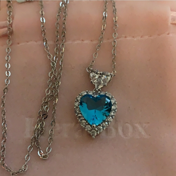 Beautiful Blue Topaz & White Zircon 3 Piece Set - Picture 5 of 10